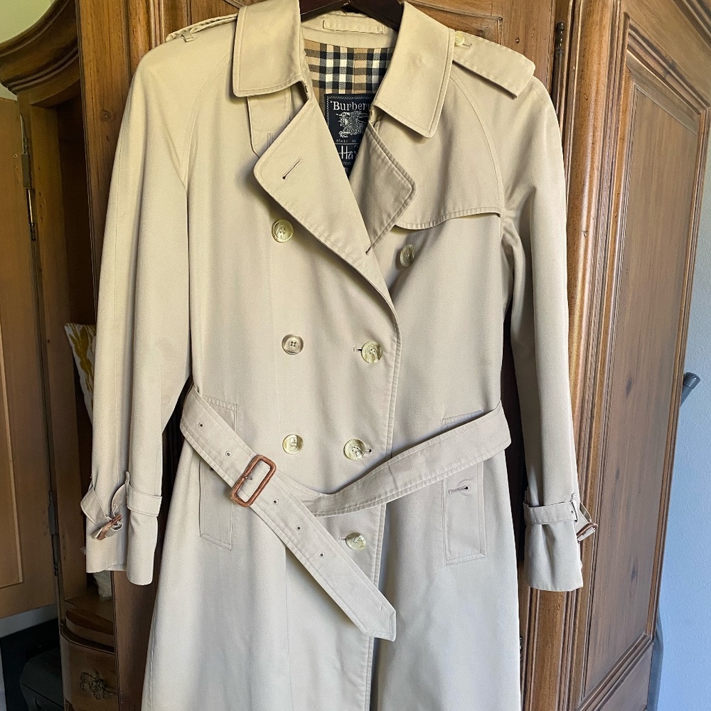 Vintage Burberry Trench Coat Women 10 Long; Beige Belted Lined Burberrys - Picture 2 of 16